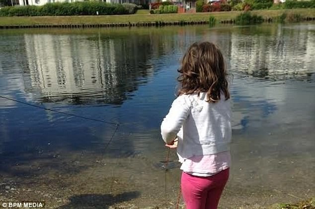 Шестилетняя девочка во время "магнитной рыбалки" выловила из реки 3 тысячи патронов
