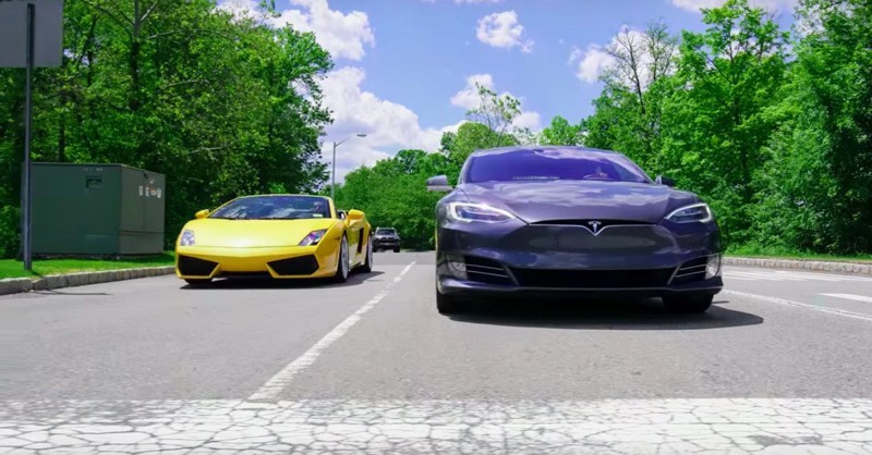 Лучшие рекламные ролики для Tesla от фанатов