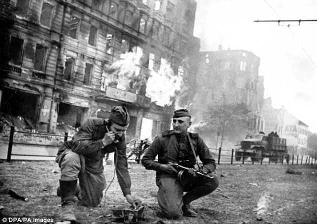Советские войска во время взятия Берлина 