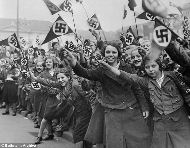 К 1944 году Союз немецких девушек являлся самой крупной женской молодежной организацией мира, в его составе насчитывалось 4,5 млн человек