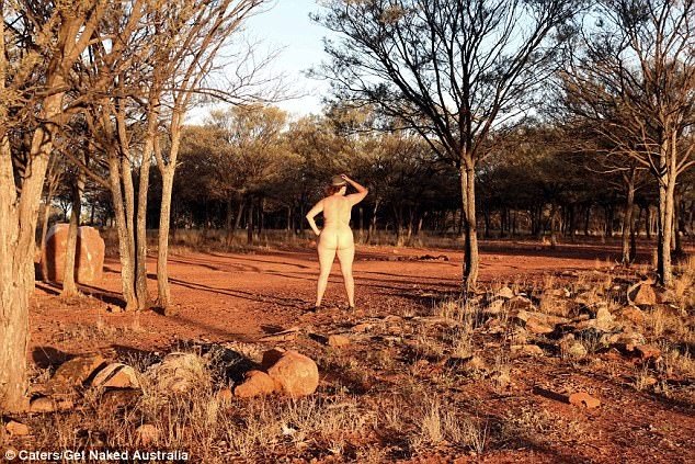 Снявшись для нудистского календаря, австралиец вызвал бурю восторга в соцсетях