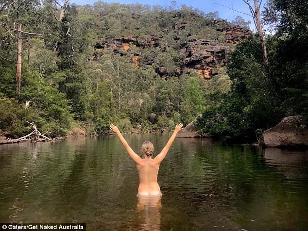 Снявшись для нудистского календаря, австралиец вызвал бурю восторга в соцсетях
