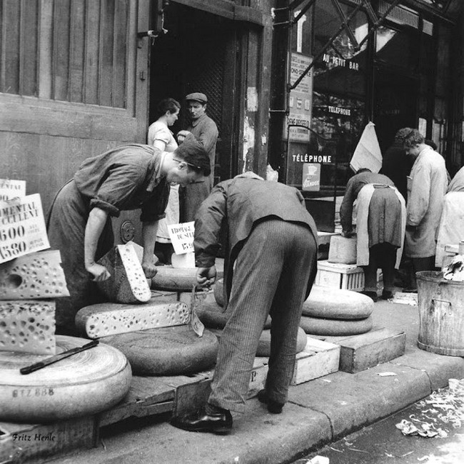 Уличная торговля сыром, 1938 год, Париж
