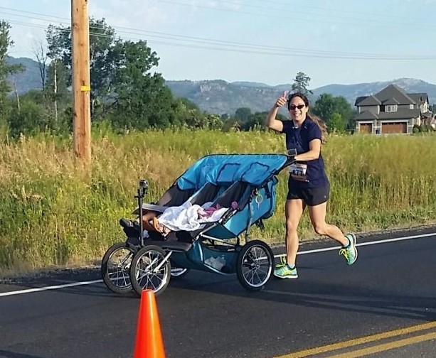 Мать восьмерых детей побила рекорд Гиннеса, пробежав 40 км с коляской