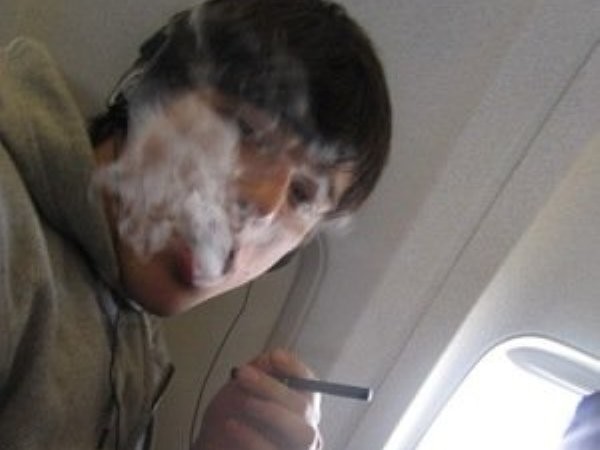 «Победа» начала применять жесткие меры по борьбе с курением на борту