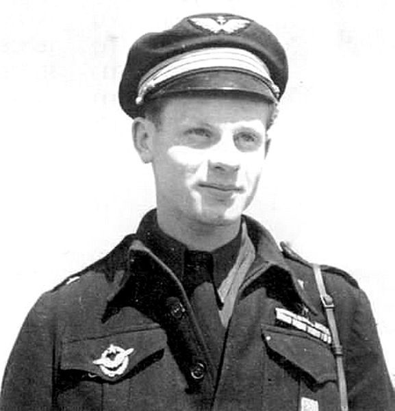 Французкий летчик Ролан Пуап
