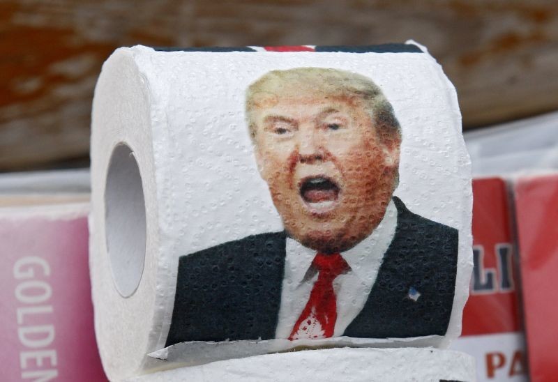 Туалетная бумага с твитами Трампа стала хитом продаж на Amazon