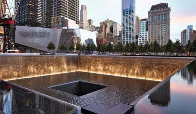 Фонтан Мемориал "Ground Zero", Нью-Йорк, США.