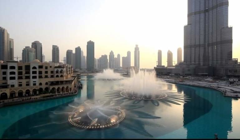 Поющий фонтан, Дубай, Объединённые Арабские Эмираты.