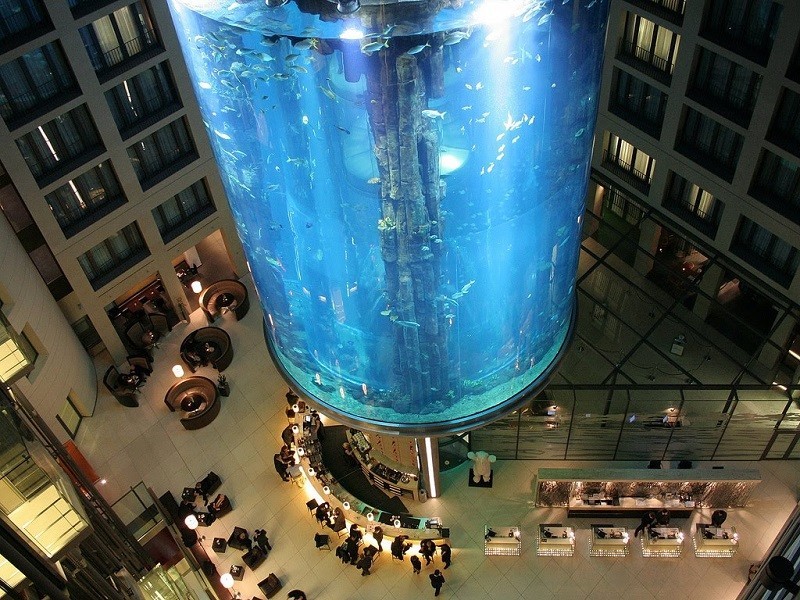10. Аквариум «Aqua Dom», Германия