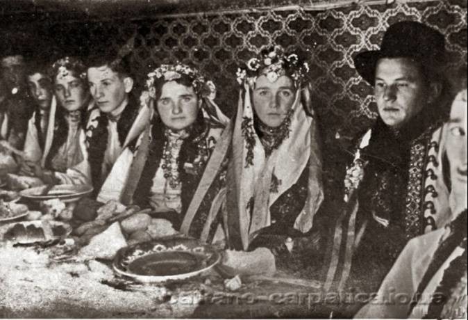9 августа 1705 г. 312 лет назад Астраханская молодежь единовременно сыграла сотню свадеб