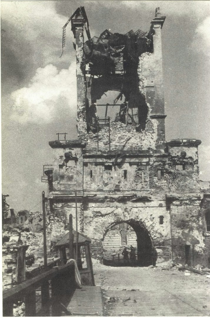 Тереспольские ворота Брестской Крепости после окончания штурма. Июнь 1941 года.