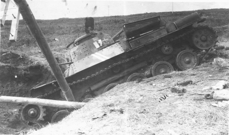 Подбитый на острове Шумшу японский танк Тип 97 «Чи-ха» 11-го танкового полка. Август 1945 года.