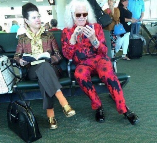 Ну и конечно же, в аэропортах встречаются очень интересные и странные персонажи 