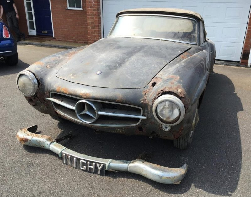 Забытый Mercedes 190SL гнил в гараже 30 лет