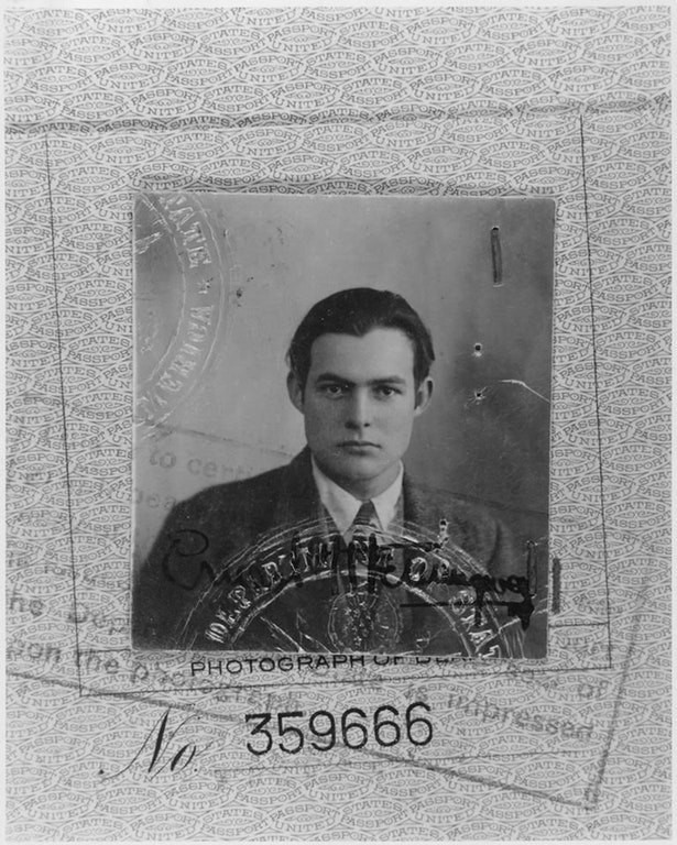 93 Эрнест Хемингуэй, фото на паспорт, 1923 год.