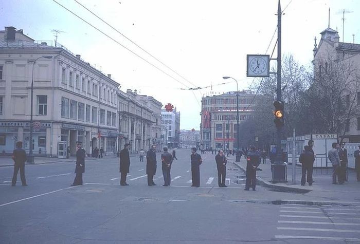 Москва в преддверии 1 мая 1982 года