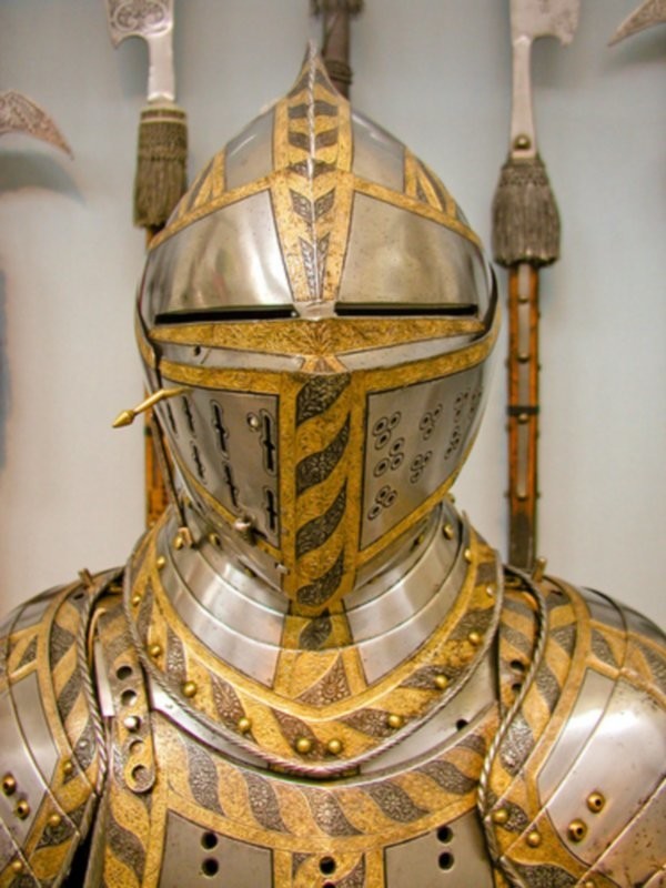 Средневековая  броня: распространённые заблуждения и часто задаваемые вопросы