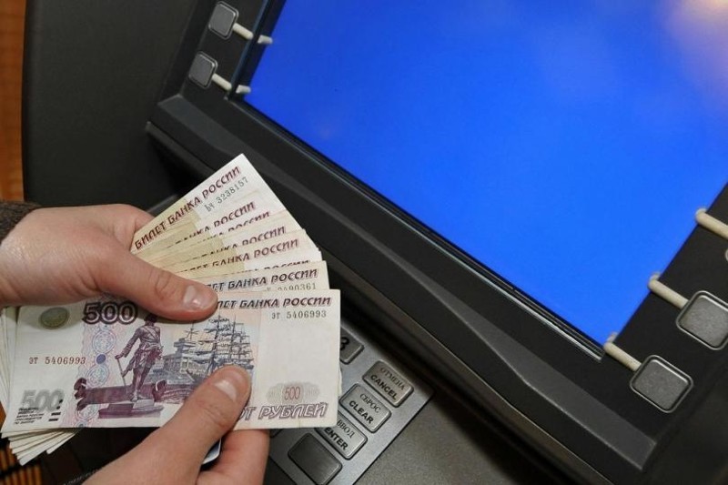 Назван размер средней российской зарплаты