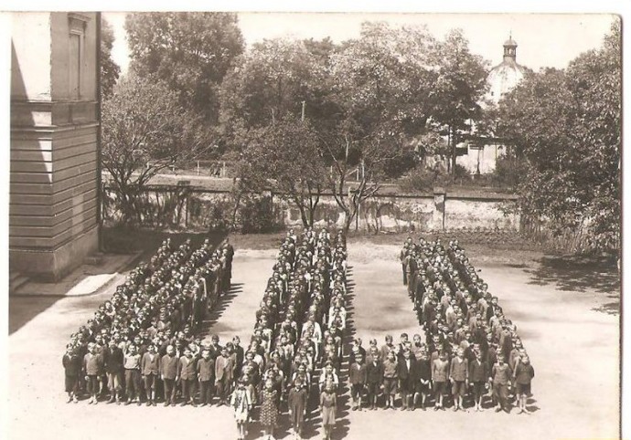 Украинская гимназия в Перемышле, 1942 год.