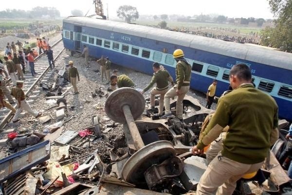 Железнодорожная катастрофа в Индии унесла жизни 23 человек