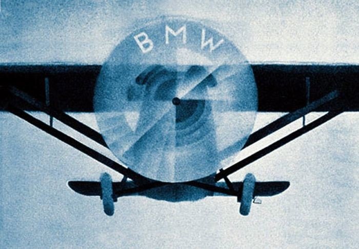 8. Самолеты и авиационные двигатели были основной продукцией BMW, когда компания начала свою работу.