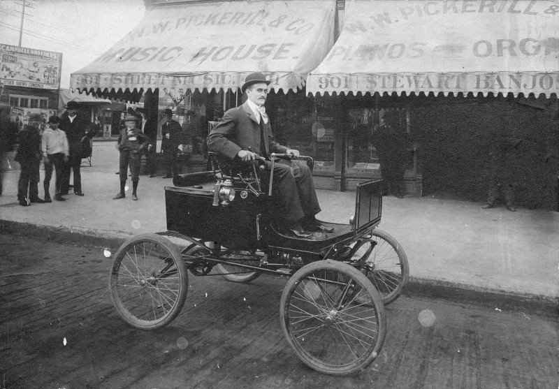 Первый автомобиль в городе. США, Вашингтон, 1899 год.