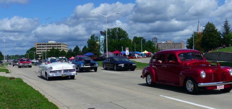 Woodward Dream Cruise - крупнейший автопробег в США