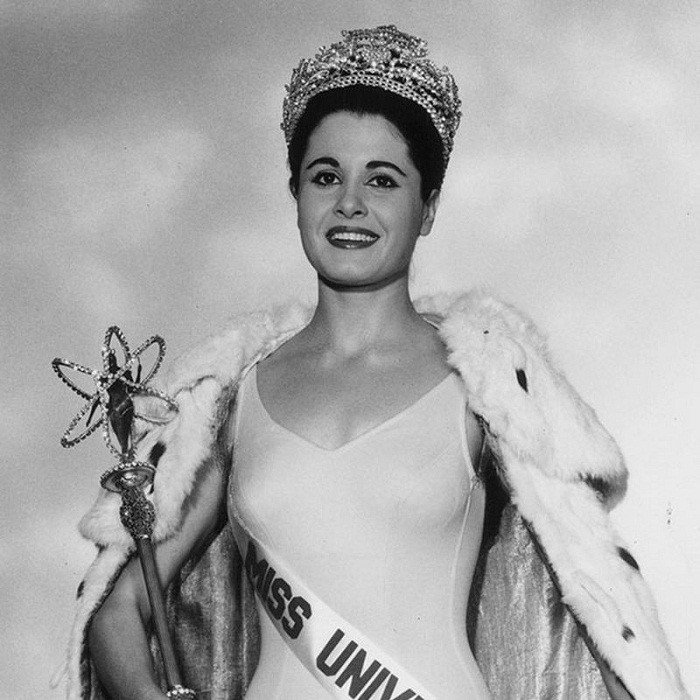 Норма Нолан, Аргентина. «Мисс Вселенная — 1962». 24 года, 166 см.  
