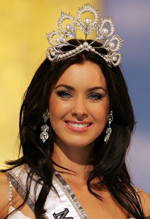 Наталья Глебова, Канада (родом из города Туапсе Краснодарского края). Мисс Вселенная-2005 24 года, рост 180 см.  