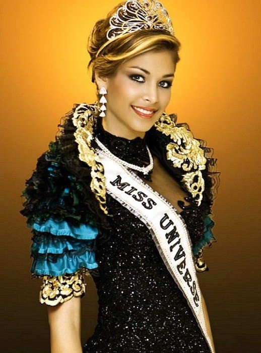 Дайана Мендоса, Венесуэла. «Мисс Вселенная — 2008». 22 года, 178 см.  
