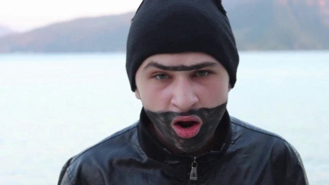 Таджикским школьникам запретили носить бороды