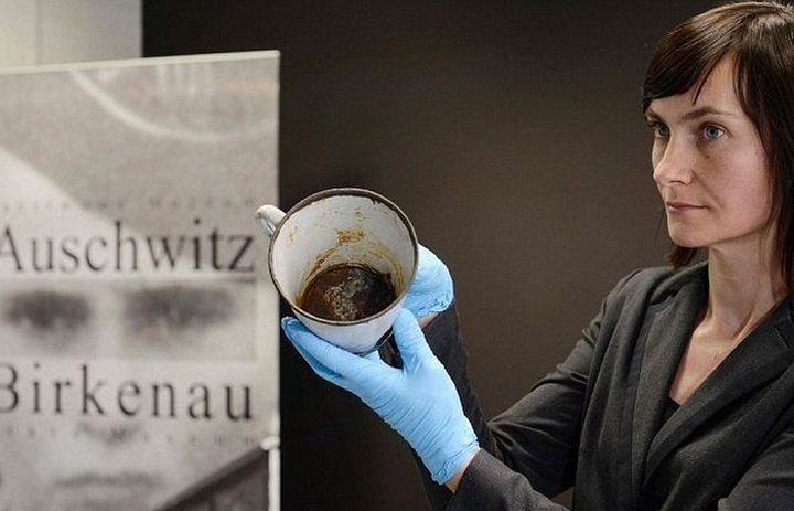 Неожиданная находка в кружке из музея Освенцима