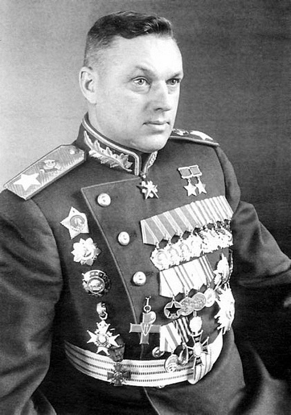 Маршал Советского Союза Константин Константинович РОКОССОВСКИЙ (1896—1968)