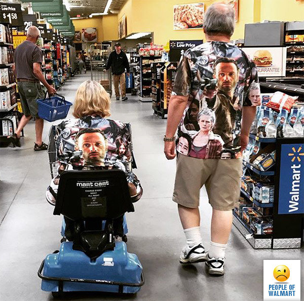 Эти люди просто пришли за покупками в американский супермаркет Walmart