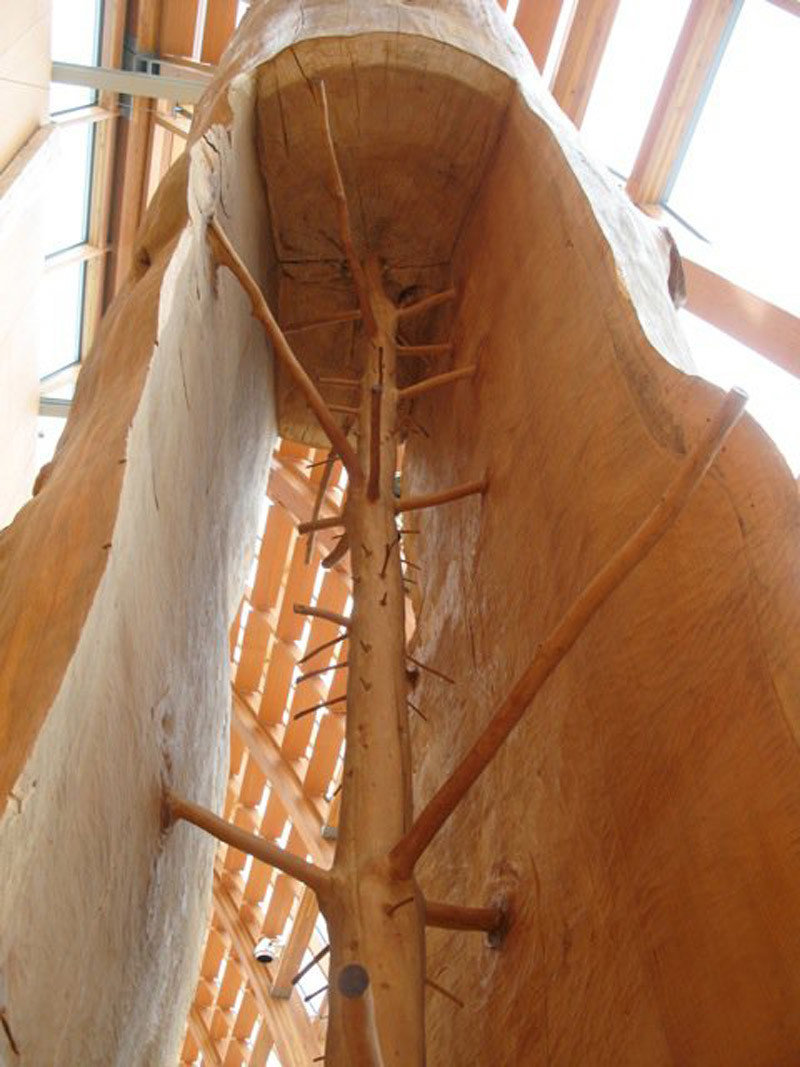 4. Скульптура дерева внутри ствола 