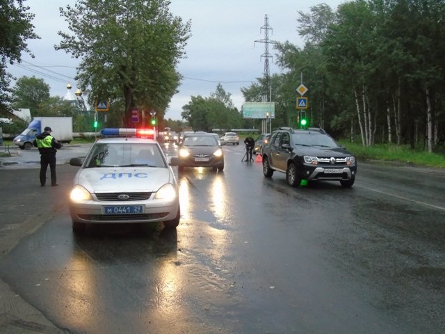  В Северодвинске женщина сбила двух девочек