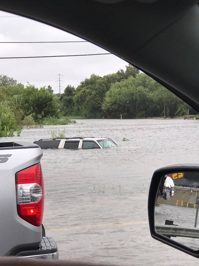 С 26 августа на штат Техас вылилось более 19 триллионов галлонов дождя (примерно 70 триллионов литров)