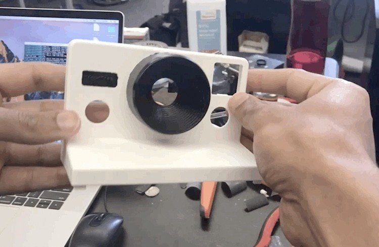 Парень создал камеру, «печатающую» гифки вместо фотографий