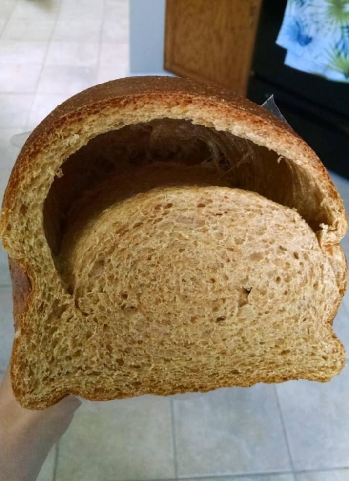 Ужасно раздражает эта дыра в буханке хлеба...