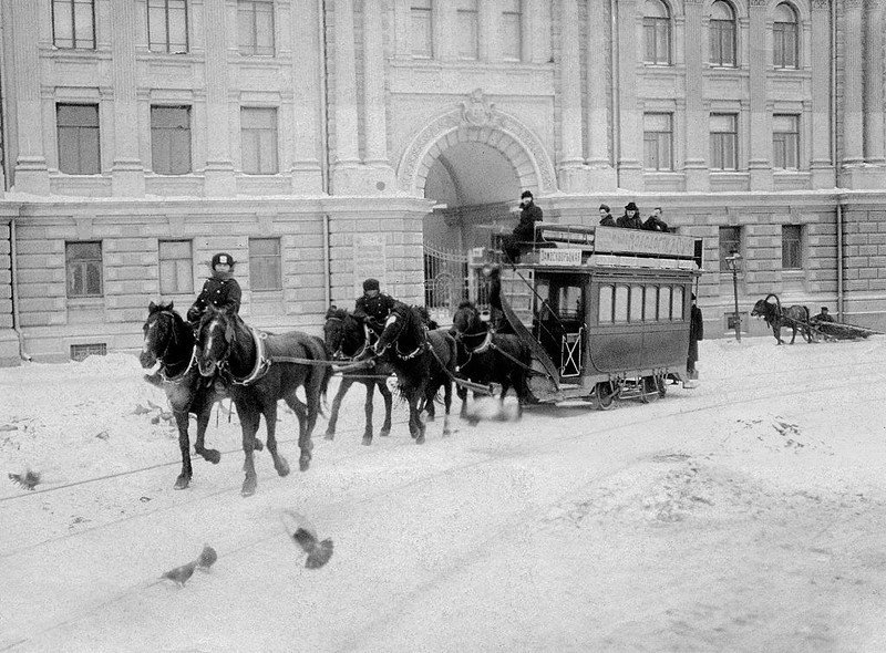 Конка на Кремлевской набережной. Российская империя, Москва, 1907 год.