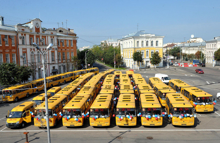 97. Школы Тверской области получили 39 новых автобусов