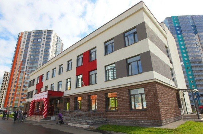 130. В Санкт-Петербурге открылась детская поликлиника