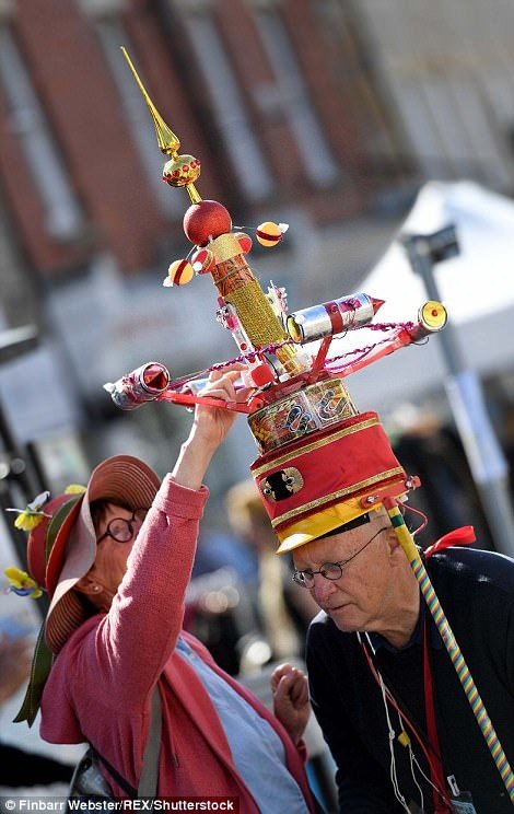 Буйство фантазии и креатива: в Англии прошел фестиваль шляп