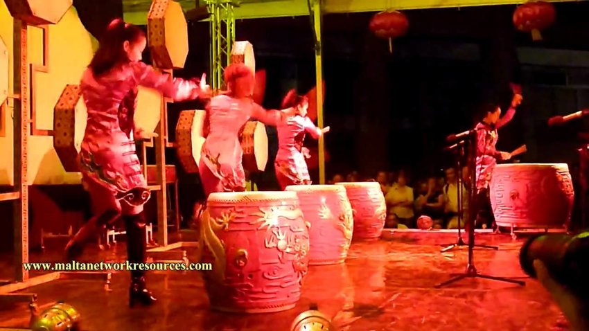 Вот тоже барабаны,только китайские,у них женщины играют 