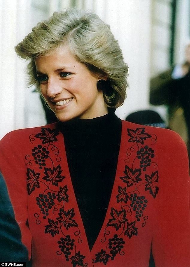 Любимое фото Джулии. Принцесса посещает Общество Британского Красного креста, Лондон, 1987.