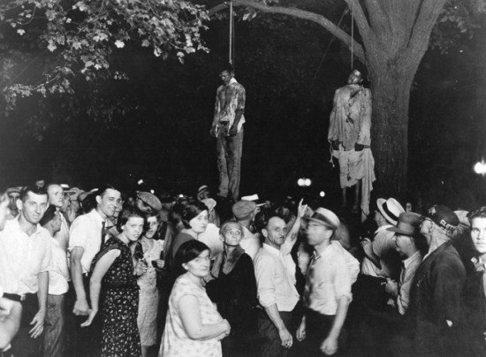 Линчевание Тома Шиппа и Эйб Смит, штат Индиана, 7 августа 1930, Hulton Archive/Getty Images.