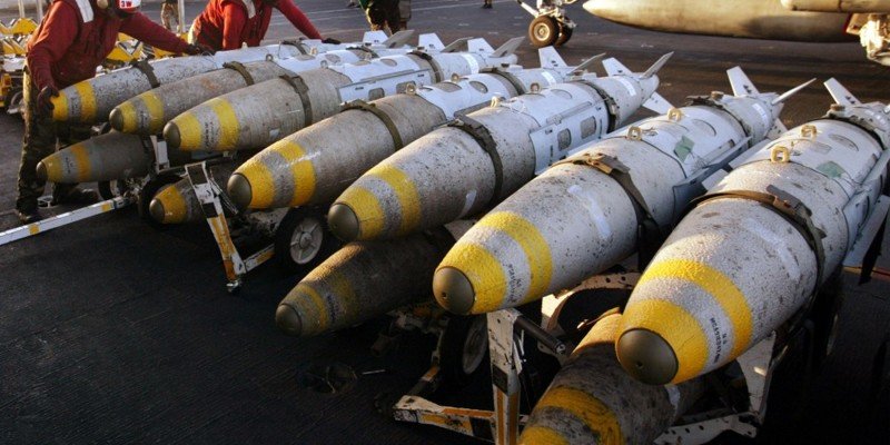 Мини ядерная война с мини-бомбами от США