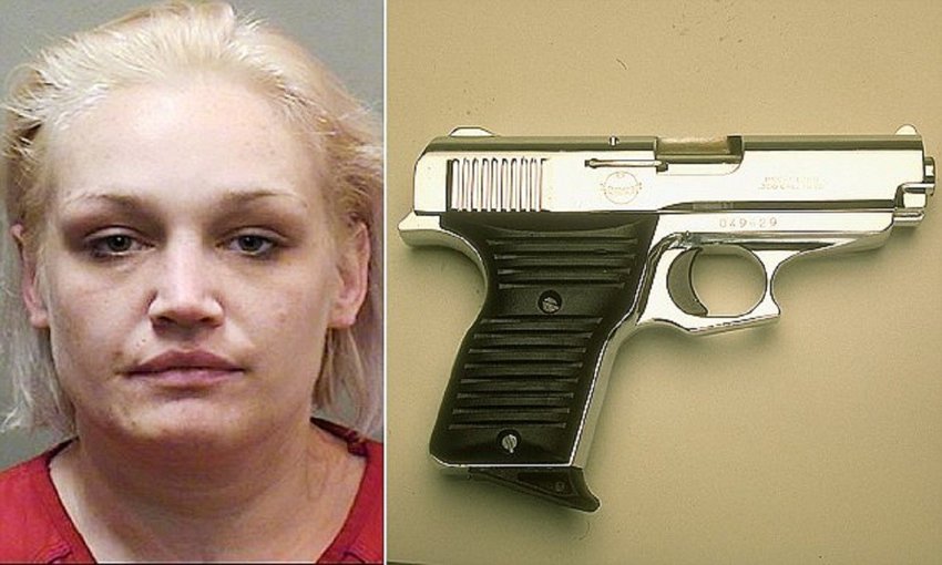 Женщина спрятала пистолет так, что даже полицейские впали в ступор!