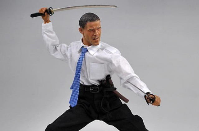 Фигурка Барака Обамы со сменными головами, руками и оружием